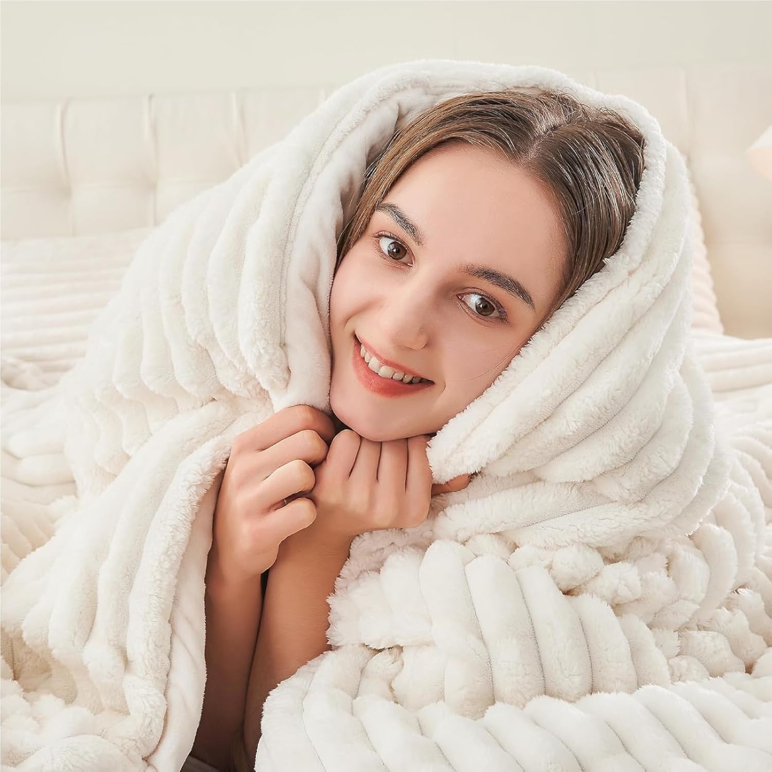 59% Off Deals For Limited Time BEDELITE Fleece Queen Comforter Set - Image 6